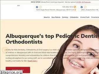 smilesforkidsdentistry.com